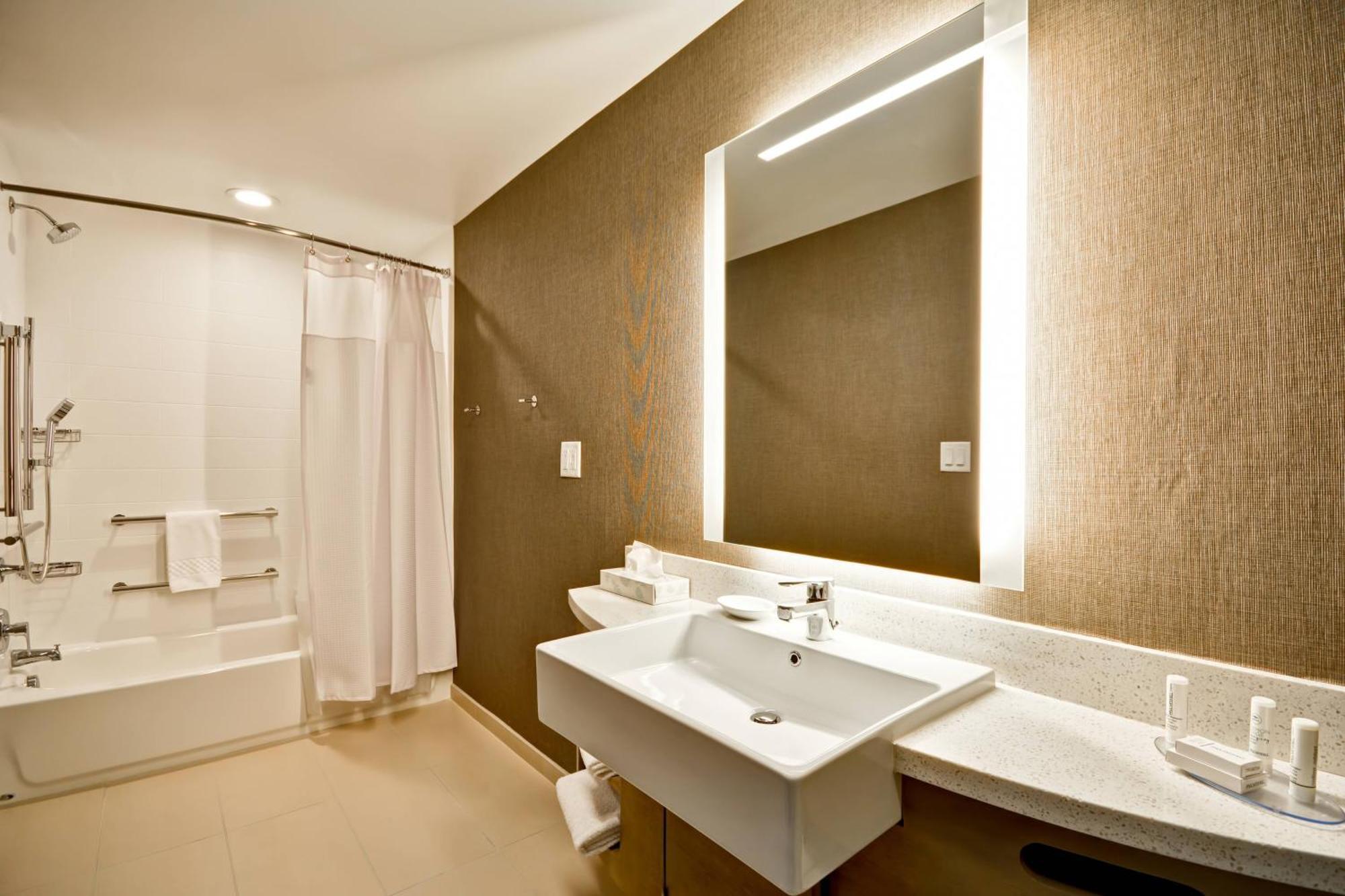 Springhill By Marriott Cincinnati Blue Ash